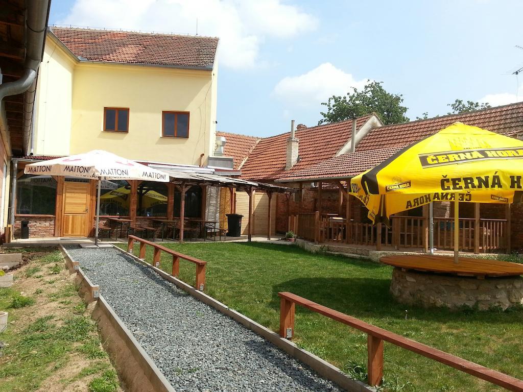 Village Pub & Bbq Vojkovice (Brno-Country) Ngoại thất bức ảnh